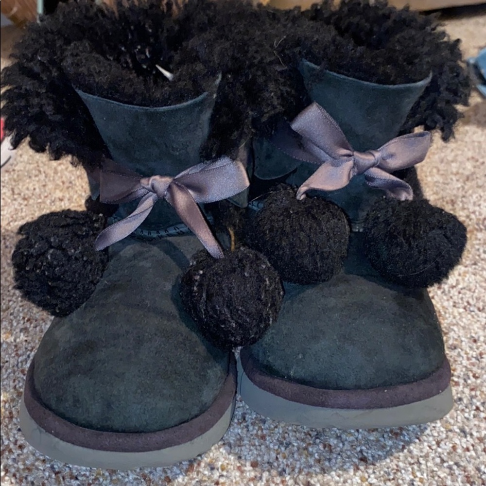 Pompom black uggs, size 2